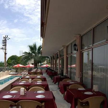 Kalamaki Beach Hotel